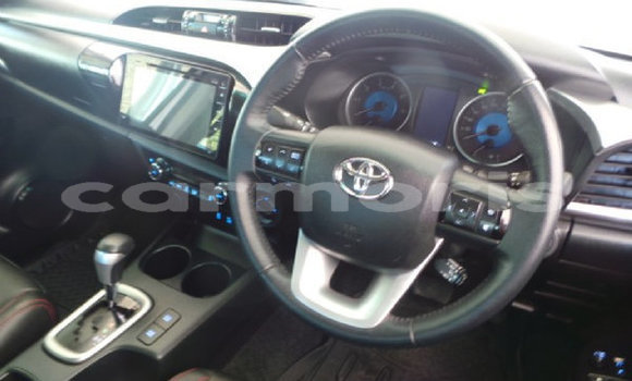 Acheter Occasion Voiture Toyota Hilux Blanc à Curepipe, Plaines Wilhems District Acheter Occasion Voiture Toyota Hilux Blanc à Curepipe, Plaines Wilhems District
