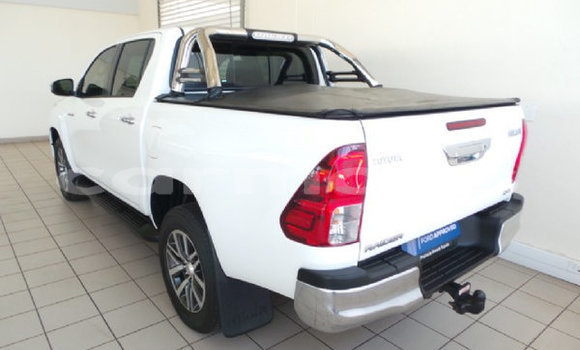 Acheter Occasion Voiture Toyota Hilux Blanc à Curepipe, Plaines Wilhems District Acheter Occasion Voiture Toyota Hilux Blanc à Curepipe, Plaines Wilhems District