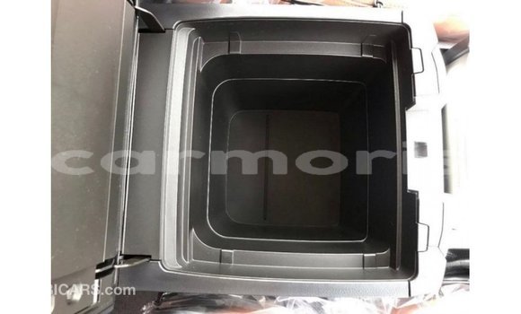 Acheter Import Voiture Toyota Land Cruiser Noir à Import - Dubai, Îles Agalega Acheter Import Voiture Toyota Land Cruiser Noir à Import - Dubai, Îles Agalega