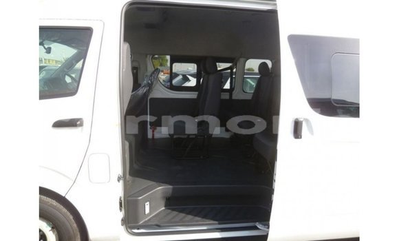 Acheter Import Voiture Toyota Hiace Blanc à Import - Dubai, Îles Agalega Acheter Import Voiture Toyota Hiace Blanc à Import - Dubai, Îles Agalega