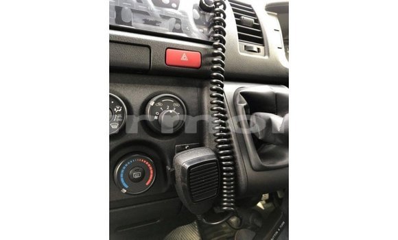 Acheter Import Voiture Toyota Hiace Blanc à Import - Dubai, Îles Agalega Acheter Import Voiture Toyota Hiace Blanc à Import - Dubai, Îles Agalega