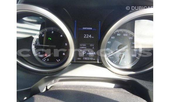 Acheter Import Voiture Toyota Prado Blanc à Import - Dubai, Îles Agalega Acheter Import Voiture Toyota Prado Blanc à Import - Dubai, Îles Agalega