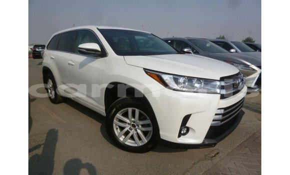 Acheter Import Voiture Toyota Kluger Blanc à Import - Dubai, Îles Agalega Acheter Import Voiture Toyota Kluger Blanc à Import - Dubai, Îles Agalega