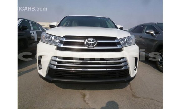 Acheter Import Voiture Toyota Kluger Blanc à Import - Dubai, Îles Agalega Acheter Import Voiture Toyota Kluger Blanc à Import - Dubai, Îles Agalega