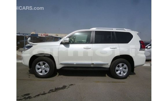 Acheter Import Voiture Toyota Prado Blanc à Import - Dubai, Îles Agalega Acheter Import Voiture Toyota Prado Blanc à Import - Dubai, Îles Agalega