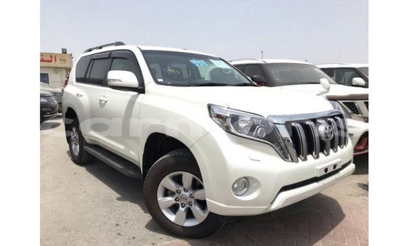 Acheter Import Voiture Toyota Prado Blanc à Import - Dubai, Îles Agalega Acheter Import Voiture Toyota Prado Blanc à Import - Dubai, Îles Agalega