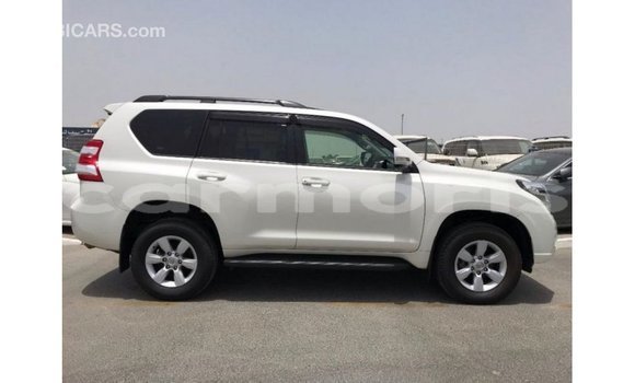 Acheter Import Voiture Toyota Prado Blanc à Import - Dubai, Îles Agalega Acheter Import Voiture Toyota Prado Blanc à Import - Dubai, Îles Agalega