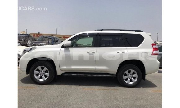 Acheter Import Voiture Toyota Prado Blanc à Import - Dubai, Îles Agalega Acheter Import Voiture Toyota Prado Blanc à Import - Dubai, Îles Agalega