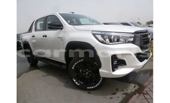 Buy Import Toyota Hilux White Car in Import - Dubai in Agalega Islands Buy Import Toyota Hilux White Car in Import - Dubai in Agalega Islands