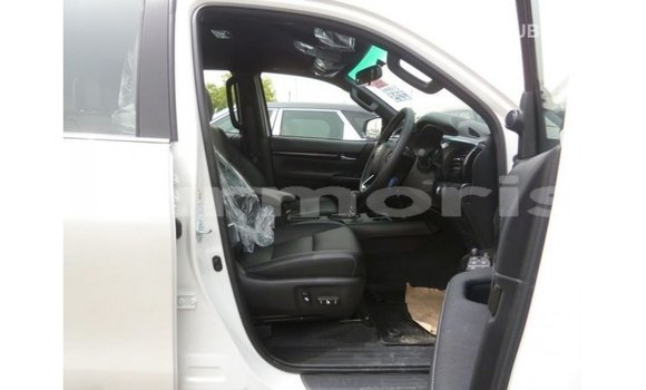Buy Import Toyota Hilux White Car in Import - Dubai in Agalega Islands Buy Import Toyota Hilux White Car in Import - Dubai in Agalega Islands