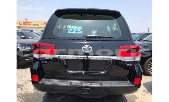 Acheter Import Voiture Toyota Land Cruiser Noir à Import - Dubai, Îles Agalega Acheter Import Voiture Toyota Land Cruiser Noir à Import - Dubai, Îles Agalega