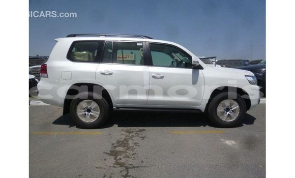 Acheter Import Voiture Toyota Land Cruiser Blanc à Import - Dubai, Îles Agalega Acheter Import Voiture Toyota Land Cruiser Blanc à Import - Dubai, Îles Agalega