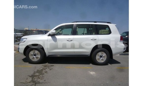 Acheter Import Voiture Toyota Land Cruiser Blanc à Import - Dubai, Îles Agalega Acheter Import Voiture Toyota Land Cruiser Blanc à Import - Dubai, Îles Agalega