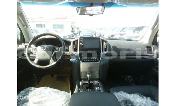 Buy Import Toyota Land Cruiser White Car in Import - Dubai in Agalega Islands Buy Import Toyota Land Cruiser White Car in Import - Dubai in Agalega Islands