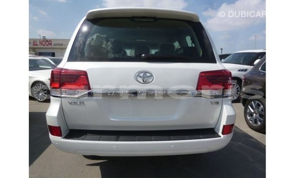 Buy Import Toyota Land Cruiser White Car in Import - Dubai in Agalega Islands Buy Import Toyota Land Cruiser White Car in Import - Dubai in Agalega Islands