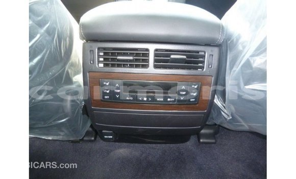 Buy Import Toyota Land Cruiser White Car in Import - Dubai in Agalega Islands Buy Import Toyota Land Cruiser White Car in Import - Dubai in Agalega Islands