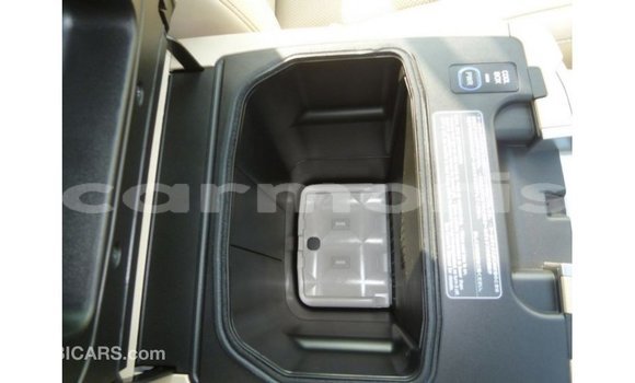 Acheter Import Voiture Toyota Land Cruiser Noir à Import - Dubai, Îles Agalega Acheter Import Voiture Toyota Land Cruiser Noir à Import - Dubai, Îles Agalega