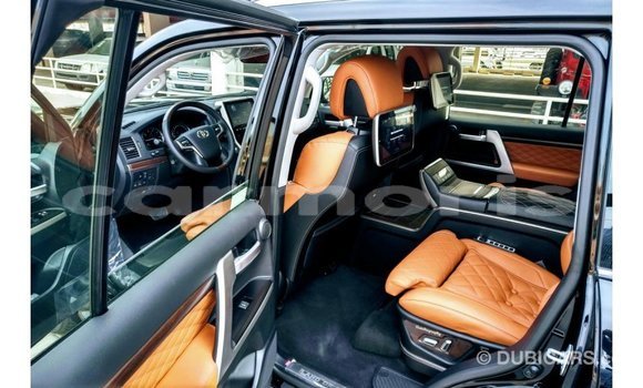Acheter Import Voiture Toyota Land Cruiser Noir à Import - Dubai, Îles Agalega Acheter Import Voiture Toyota Land Cruiser Noir à Import - Dubai, Îles Agalega