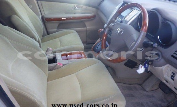 Buy Used Toyota Harrier Silver Car in Port Louis in Port Louis District Buy Used Toyota Harrier Silver Car in Port Louis in Port Louis District