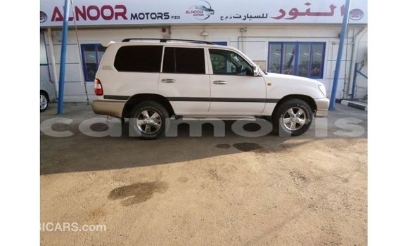 Buy Import Toyota Land Cruiser White Car in Import - Dubai in Agalega Islands Buy Import Toyota Land Cruiser White Car in Import - Dubai in Agalega Islands