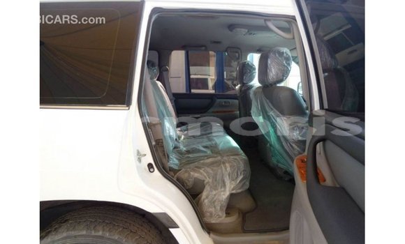 Buy Import Toyota Land Cruiser White Car in Import - Dubai in Agalega Islands Buy Import Toyota Land Cruiser White Car in Import - Dubai in Agalega Islands
