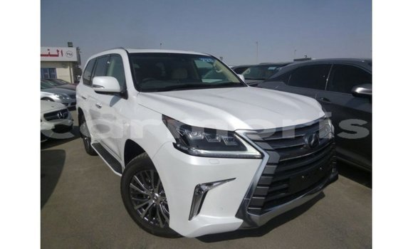Acheter Import Voiture Lexus LX Blanc à Import - Dubai, Îles Agalega Acheter Import Voiture Lexus LX Blanc à Import - Dubai, Îles Agalega