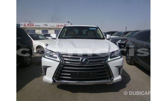 Acheter Import Voiture Lexus LX Blanc à Import - Dubai, Îles Agalega Acheter Import Voiture Lexus LX Blanc à Import - Dubai, Îles Agalega