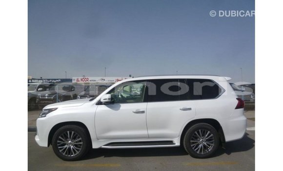 Acheter Import Voiture Lexus LX Blanc à Import - Dubai, Îles Agalega Acheter Import Voiture Lexus LX Blanc à Import - Dubai, Îles Agalega