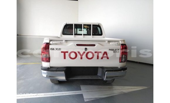 Buy Import Toyota Hilux White Car in Import - Dubai in Agalega Islands Buy Import Toyota Hilux White Car in Import - Dubai in Agalega Islands