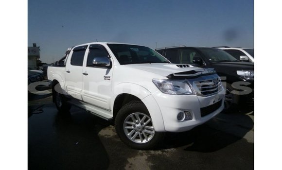 Buy Import Toyota Hilux White Car in Import - Dubai in Agalega Islands Buy Import Toyota Hilux White Car in Import - Dubai in Agalega Islands