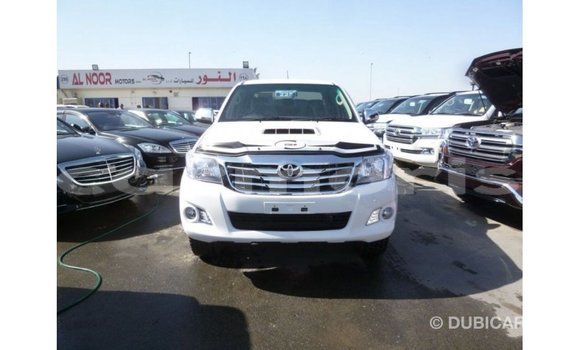 Buy Import Toyota Hilux White Car in Import - Dubai in Agalega Islands Buy Import Toyota Hilux White Car in Import - Dubai in Agalega Islands