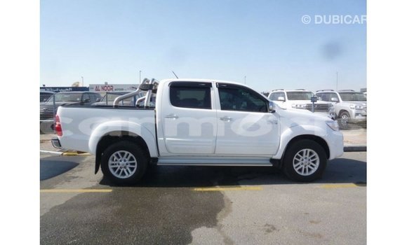Buy Import Toyota Hilux White Car in Import - Dubai in Agalega Islands Buy Import Toyota Hilux White Car in Import - Dubai in Agalega Islands