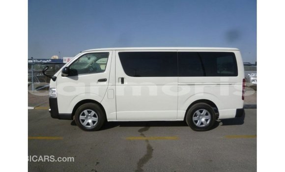 Acheter Import Voiture Toyota Hiace Blanc à Import - Dubai, Îles Agalega Acheter Import Voiture Toyota Hiace Blanc à Import - Dubai, Îles Agalega