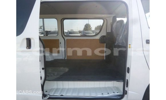 Acheter Import Voiture Toyota Hiace Blanc à Import - Dubai, Îles Agalega Acheter Import Voiture Toyota Hiace Blanc à Import - Dubai, Îles Agalega