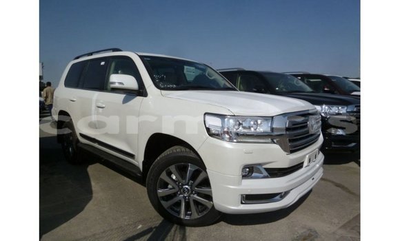 Acheter Import Voiture Toyota Land Cruiser Blanc à Import - Dubai, Îles Agalega Acheter Import Voiture Toyota Land Cruiser Blanc à Import - Dubai, Îles Agalega