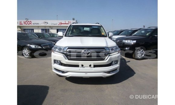 Acheter Import Voiture Toyota Land Cruiser Blanc à Import - Dubai, Îles Agalega Acheter Import Voiture Toyota Land Cruiser Blanc à Import - Dubai, Îles Agalega