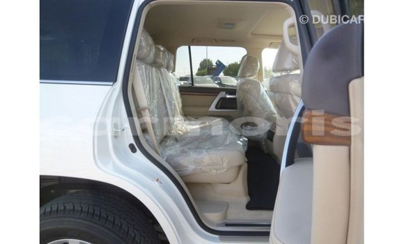 Acheter Import Voiture Toyota Land Cruiser Blanc à Import - Dubai, Îles Agalega Acheter Import Voiture Toyota Land Cruiser Blanc à Import - Dubai, Îles Agalega