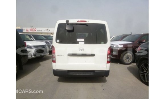Acheter Import Voiture Toyota Hiace Blanc à Import - Dubai, Îles Agalega Acheter Import Voiture Toyota Hiace Blanc à Import - Dubai, Îles Agalega