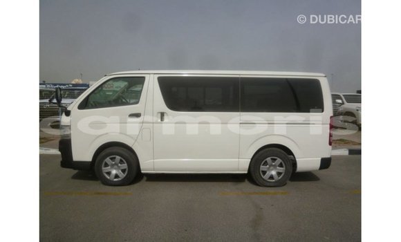 Acheter Import Voiture Toyota Hiace Blanc à Import - Dubai, Îles Agalega Acheter Import Voiture Toyota Hiace Blanc à Import - Dubai, Îles Agalega