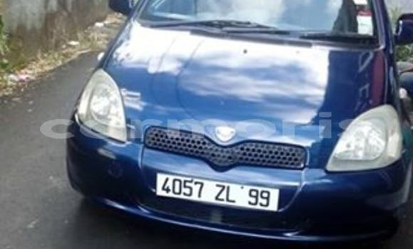Buy Used Toyota Vitz Blue Car in Mahébourg in Grand Port District