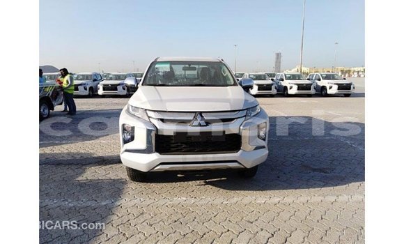 Acheter Import Voiture Mitsubishi L200 Blanc à Import - Dubai, Îles Agalega Acheter Import Voiture Mitsubishi L200 Blanc à Import - Dubai, Îles Agalega