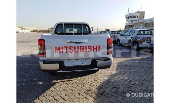Acheter Import Voiture Mitsubishi L200 Blanc à Import - Dubai, Îles Agalega Acheter Import Voiture Mitsubishi L200 Blanc à Import - Dubai, Îles Agalega