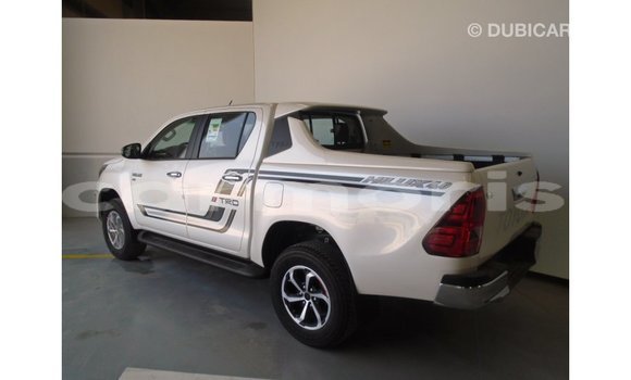 Buy Import Toyota Hilux White Car in Import - Dubai in Agalega Islands Buy Import Toyota Hilux White Car in Import - Dubai in Agalega Islands