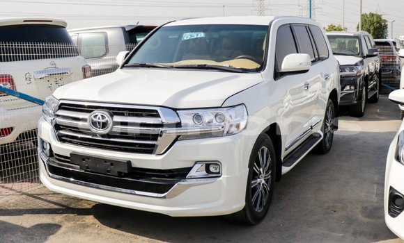 Buy Import Toyota Land Cruiser White Car in Import - Dubai in Agalega Islands Buy Import Toyota Land Cruiser White Car in Import - Dubai in Agalega Islands