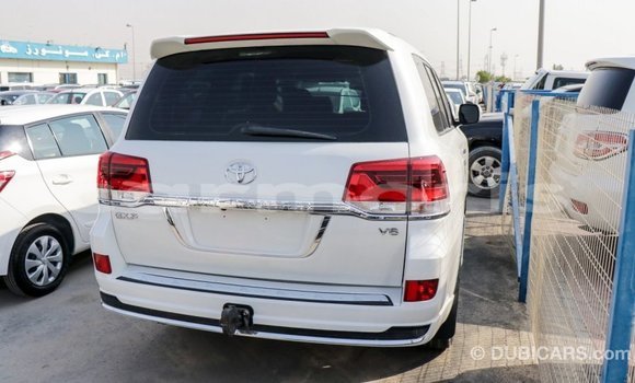 Buy Import Toyota Land Cruiser White Car in Import - Dubai in Agalega Islands Buy Import Toyota Land Cruiser White Car in Import - Dubai in Agalega Islands