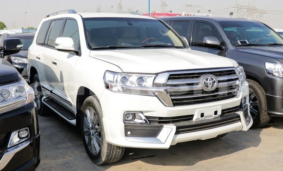 Buy Import Toyota Land Cruiser White Car in Import - Dubai in Agalega Islands Buy Import Toyota Land Cruiser White Car in Import - Dubai in Agalega Islands