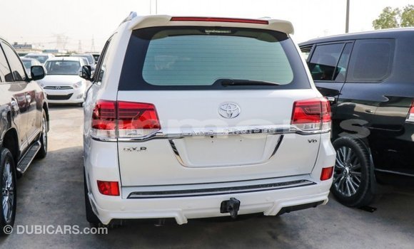 Buy Import Toyota Land Cruiser White Car in Import - Dubai in Agalega Islands Buy Import Toyota Land Cruiser White Car in Import - Dubai in Agalega Islands