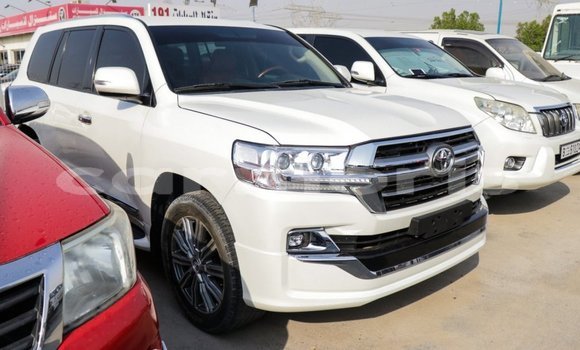 Buy Import Toyota Land Cruiser White Car in Import - Dubai in Agalega Islands Buy Import Toyota Land Cruiser White Car in Import - Dubai in Agalega Islands