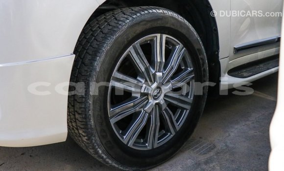 Buy Import Toyota Land Cruiser White Car in Import - Dubai in Agalega Islands Buy Import Toyota Land Cruiser White Car in Import - Dubai in Agalega Islands