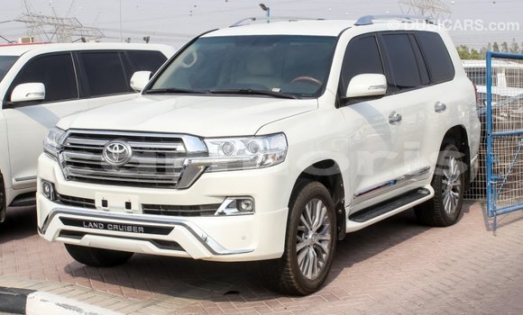 Acheter Import Voiture Toyota Land Cruiser Blanc à Import - Dubai, Îles Agalega Acheter Import Voiture Toyota Land Cruiser Blanc à Import - Dubai, Îles Agalega